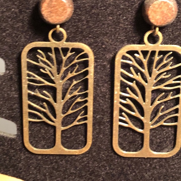 I call these Ancestry Pierced Earrings - Picture 5 of 7